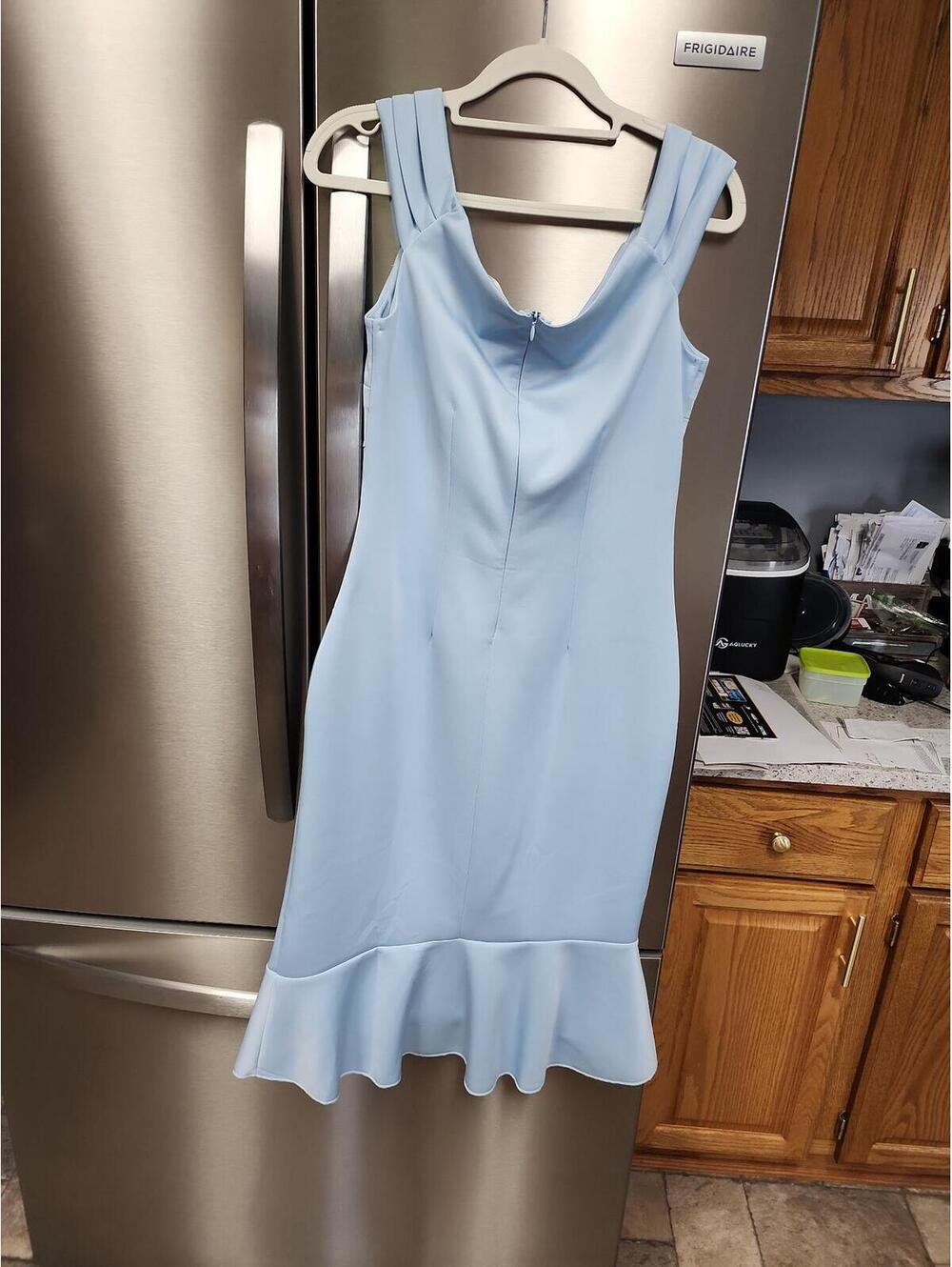 Dress - Picture 2 of 9